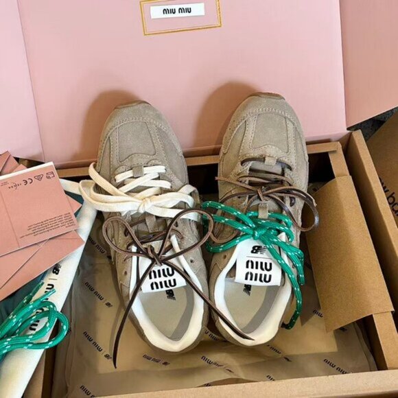 Miumiu x New Balance 530 Classic Sneake - Picture 4 of 8